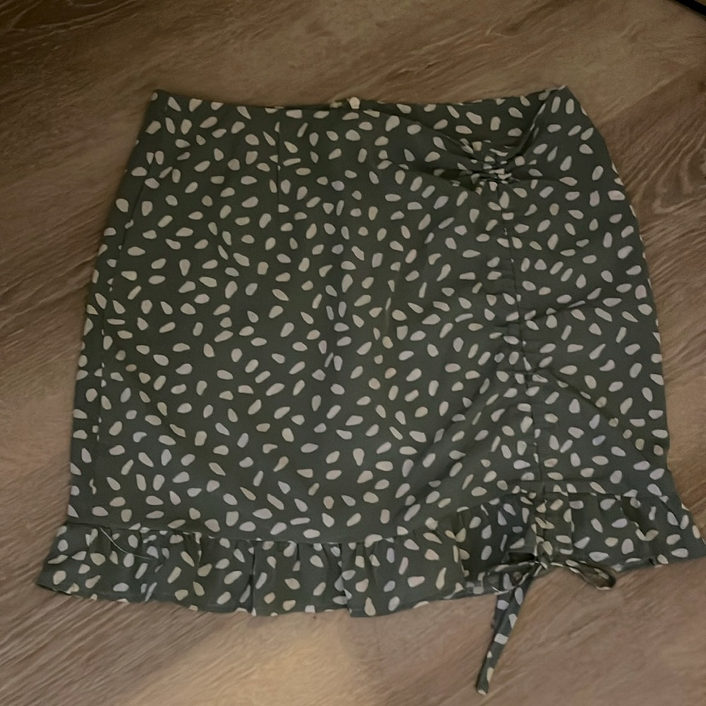 Green printed flowy skirt